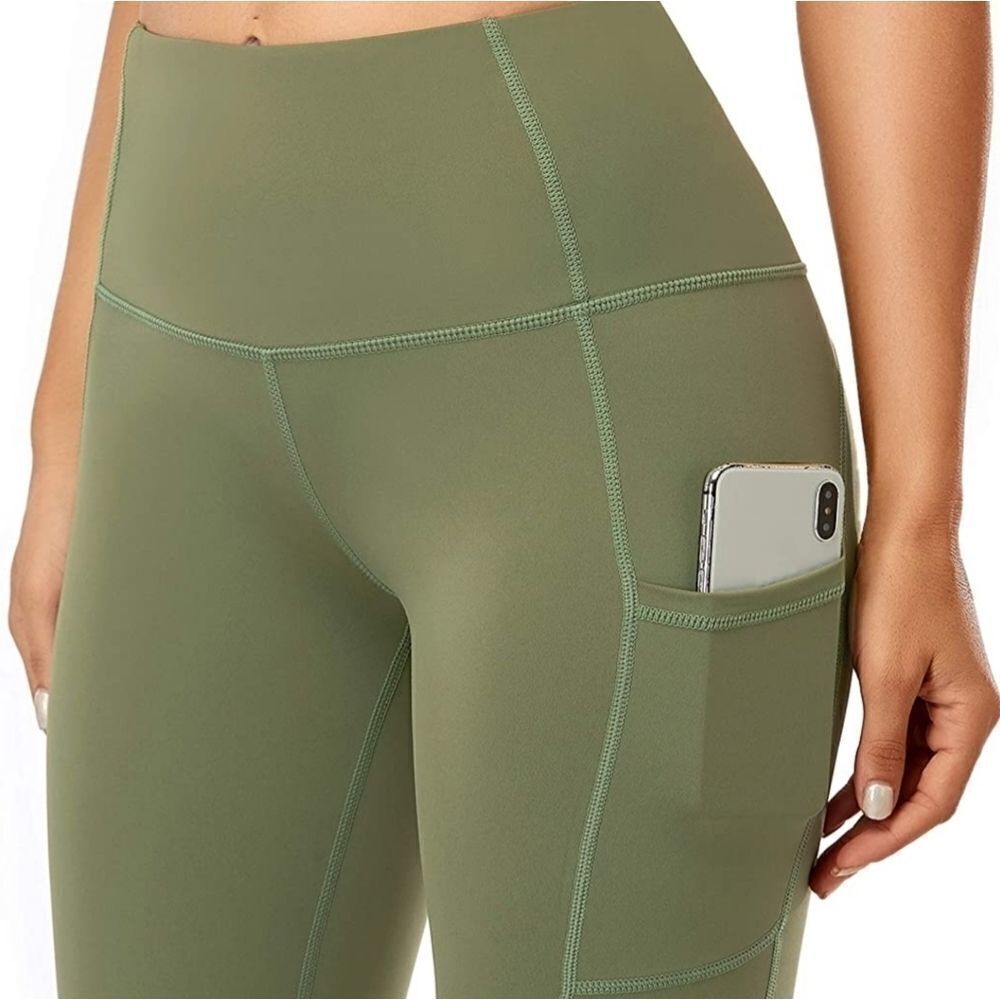 NWT Women's XS Oalka Yoga Workout Running Shorts
